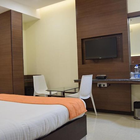 Thiviyam Airport Hotel Chennai Ngoại thất bức ảnh
