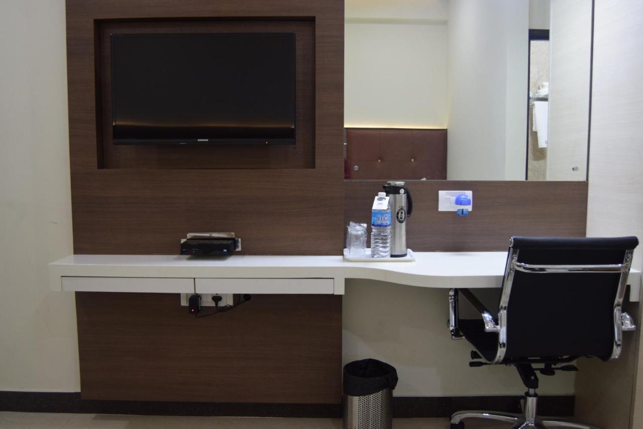 Thiviyam Airport Hotel Chennai Ngoại thất bức ảnh