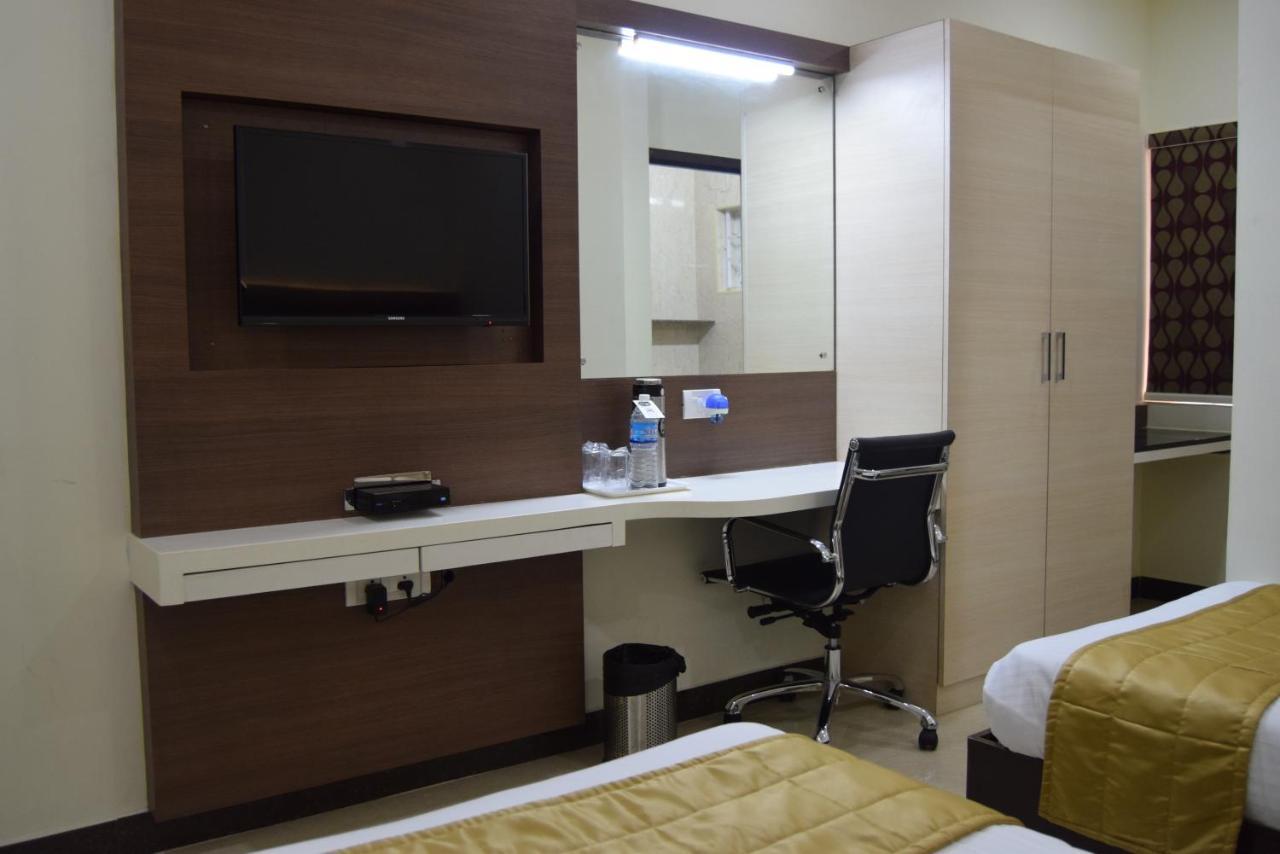 Thiviyam Airport Hotel Chennai Ngoại thất bức ảnh